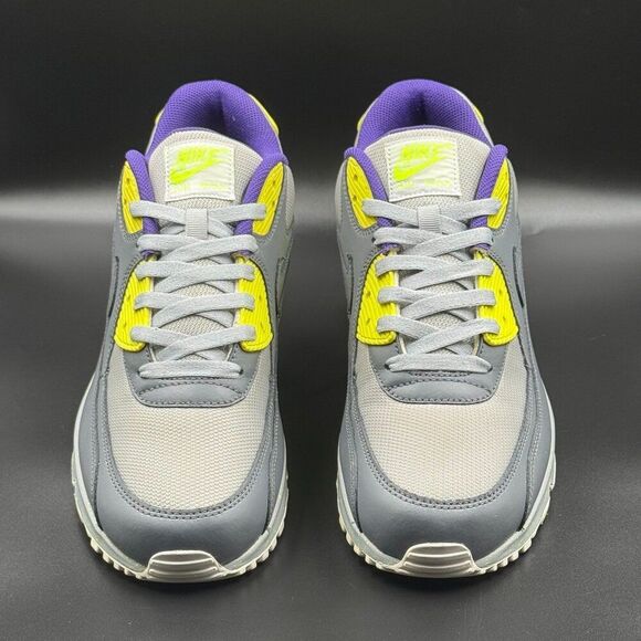 Nike Air Max 90 Essential iD - Picture 2 of 10